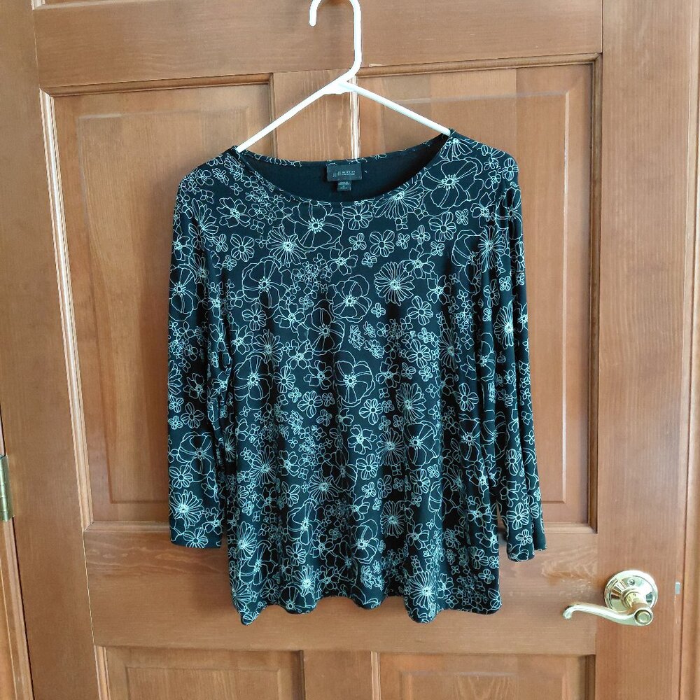 JJill Wearever Sz Medium Petite 3/4 sleeve Black with white. - Picture 2 of 3